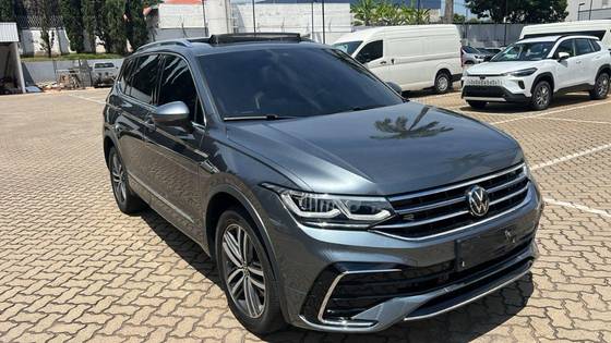 VOLKSWAGEN TIGUAN 2.0 300 TSI GASOLINA ALLSPACE R-LINE AUTOMÁTICO